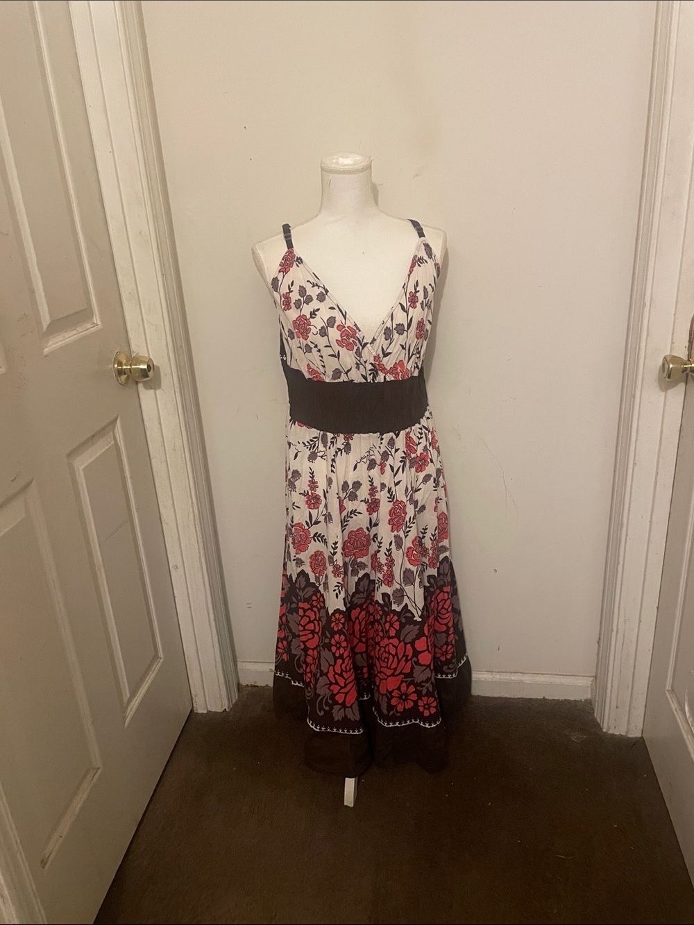 J. Jill White Maxi Dress with Red Floral Print and Black Waist